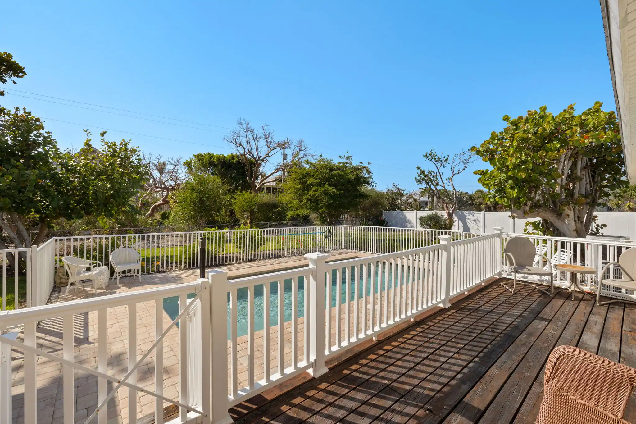 BUTTONWOOD BEACH COTTAGE "PENDING" – image 25