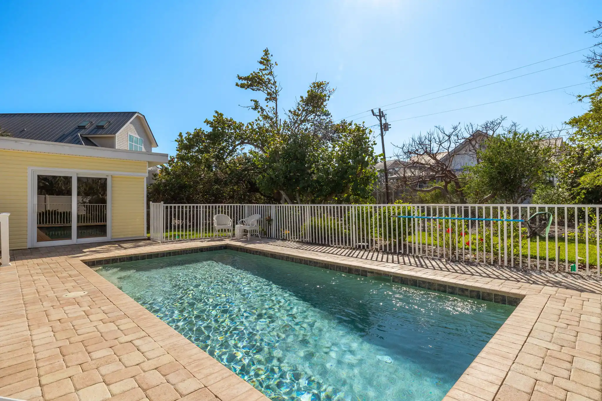 BUTTONWOOD BEACH COTTAGE "PENDING" – image 33