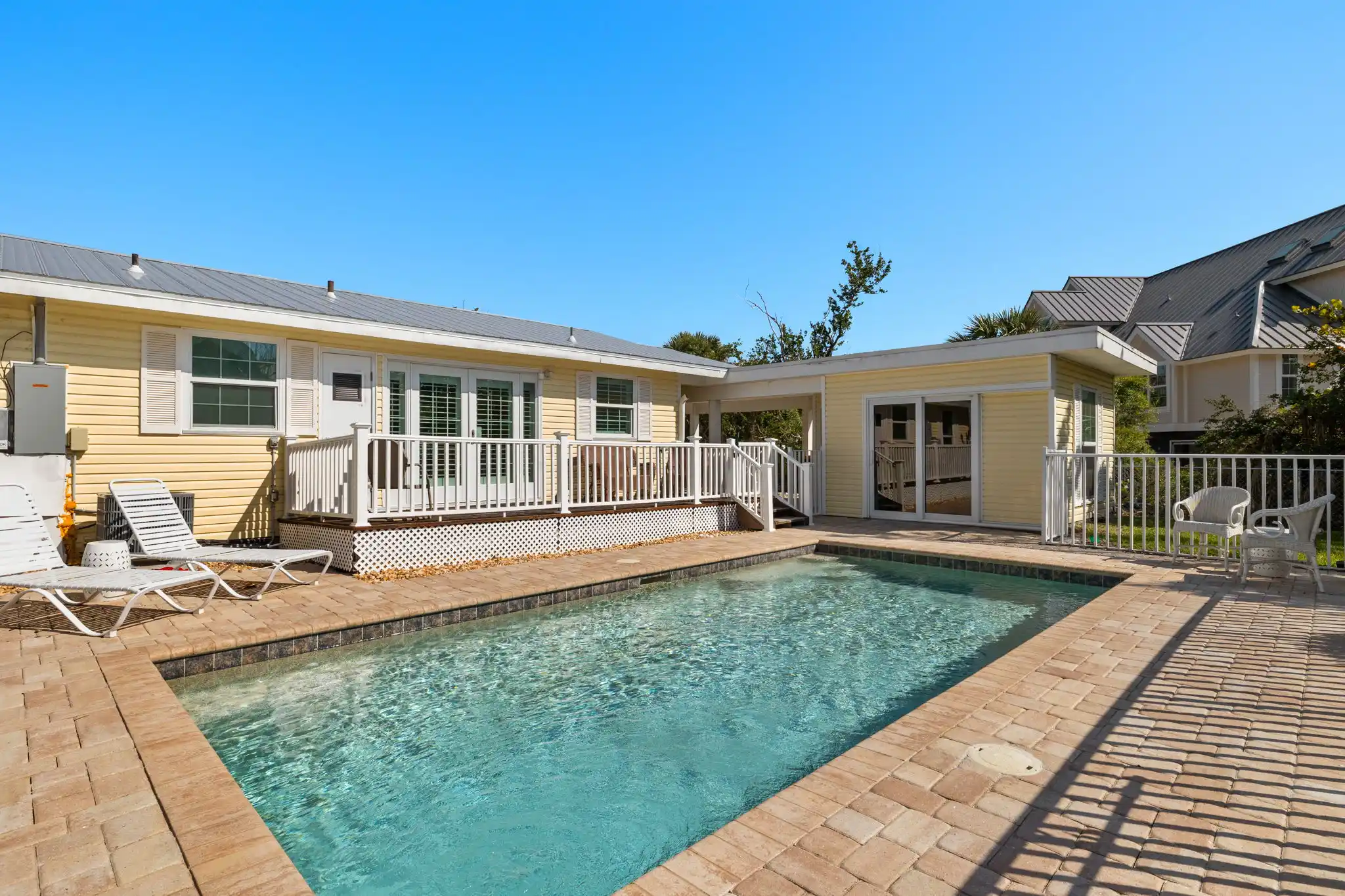 BUTTONWOOD BEACH COTTAGE "PENDING" – image 34
