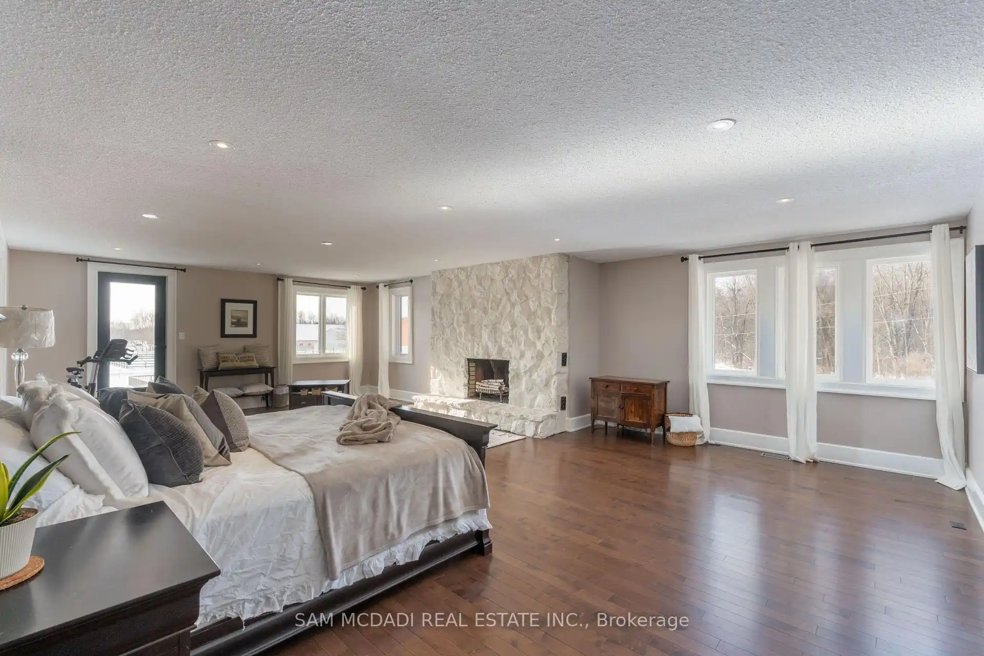 1046 Concession 6 Road W, Hamilton (X12813514) – image 15