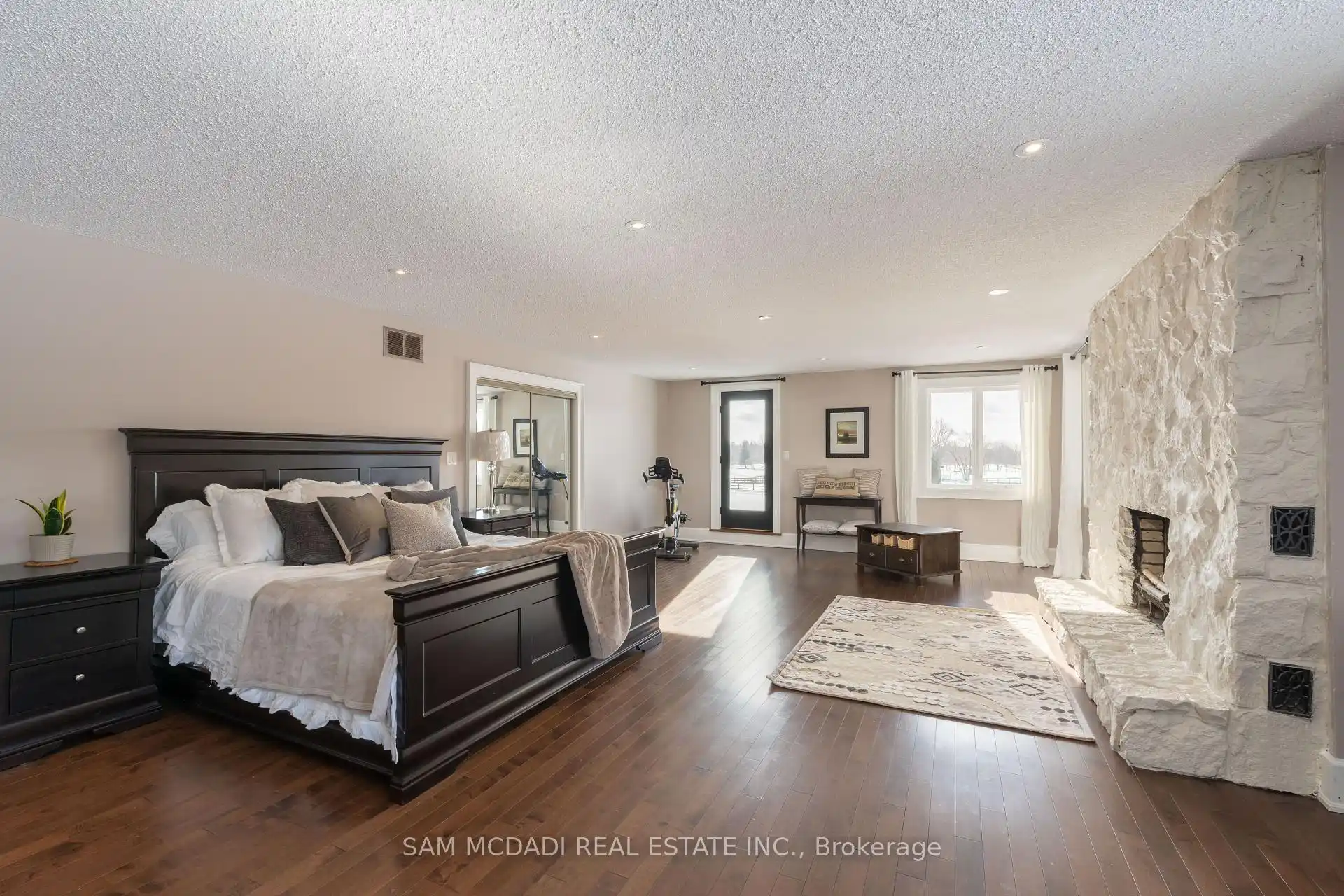 1046 Concession 6 Road W, Hamilton (X12813514) – image 16