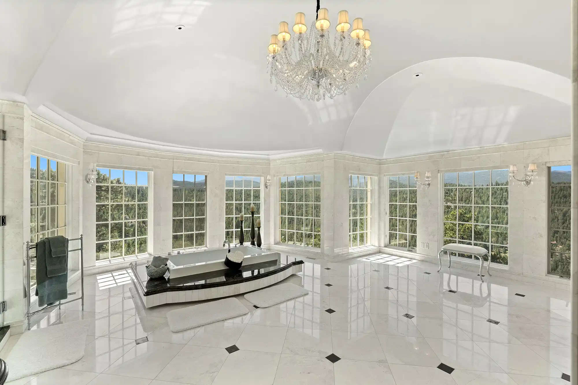 Versailles-Inspired Château with Stunning Mountain Views – image 26