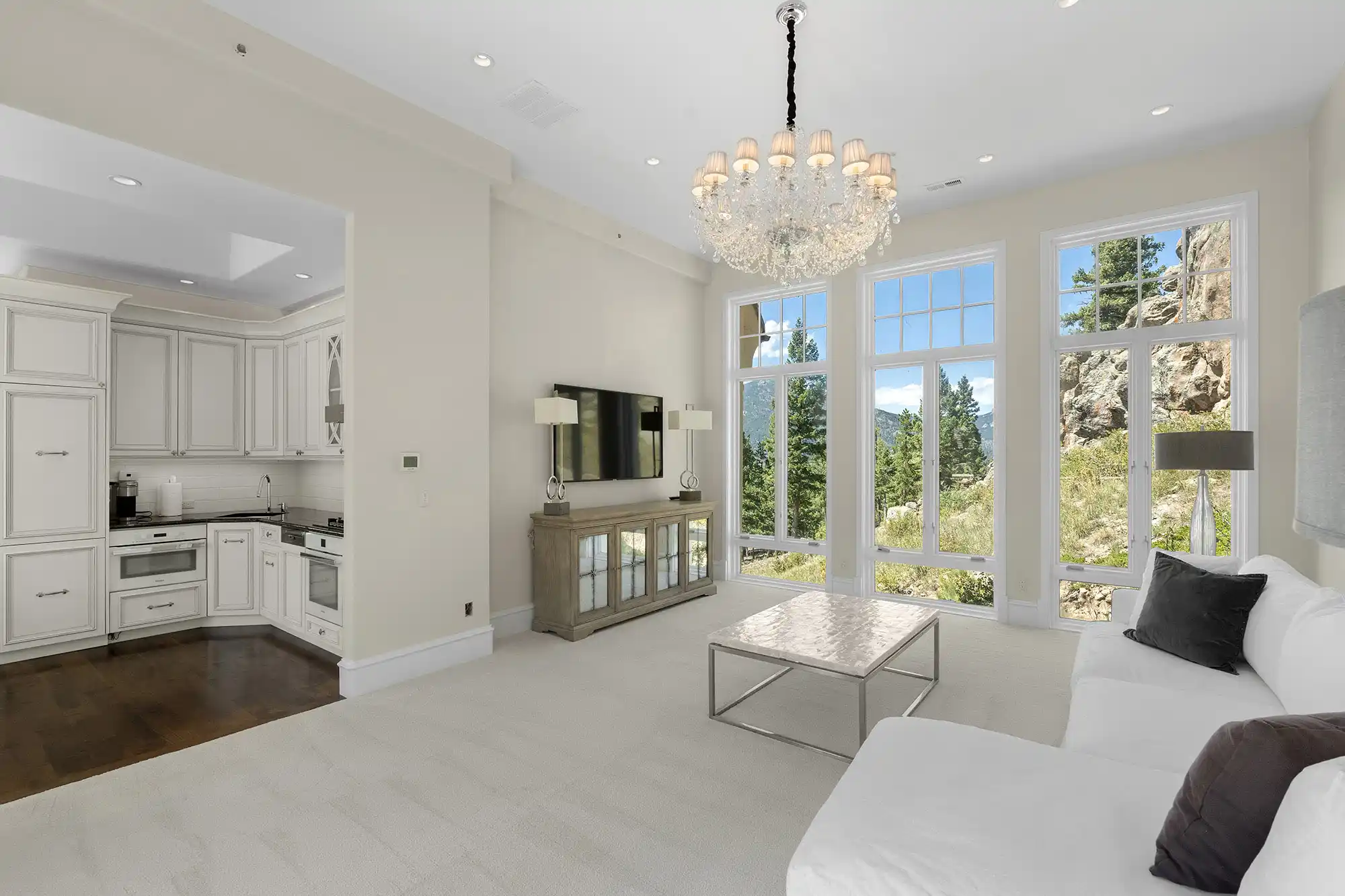 Versailles-Inspired Château with Stunning Mountain Views – image 28