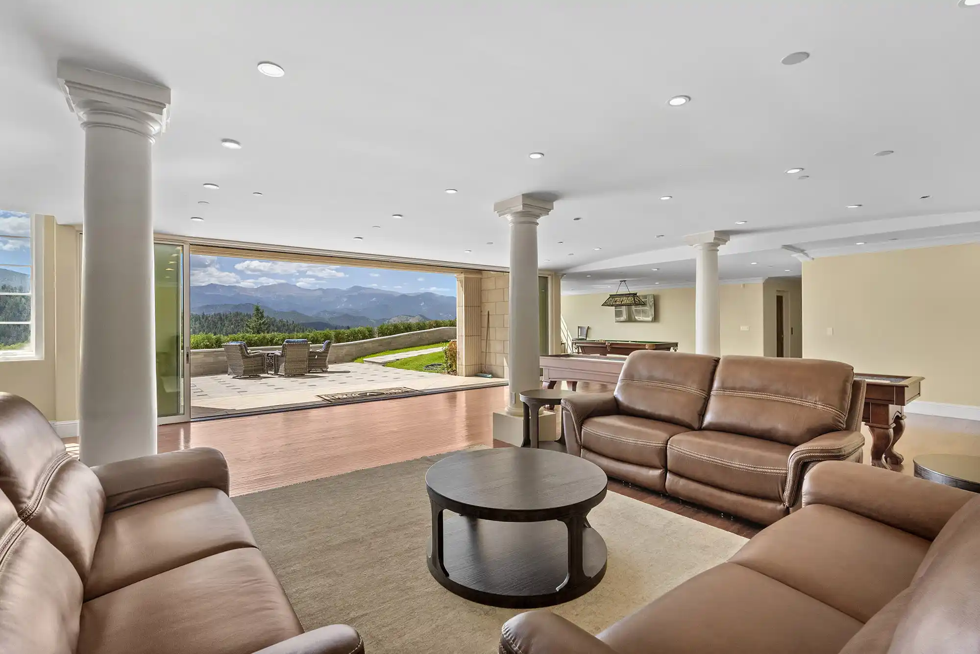 Versailles-Inspired Château with Stunning Mountain Views – image 43