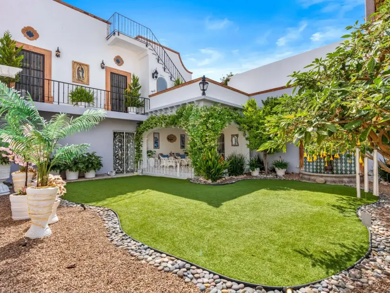 Casa White Lotus – image 2