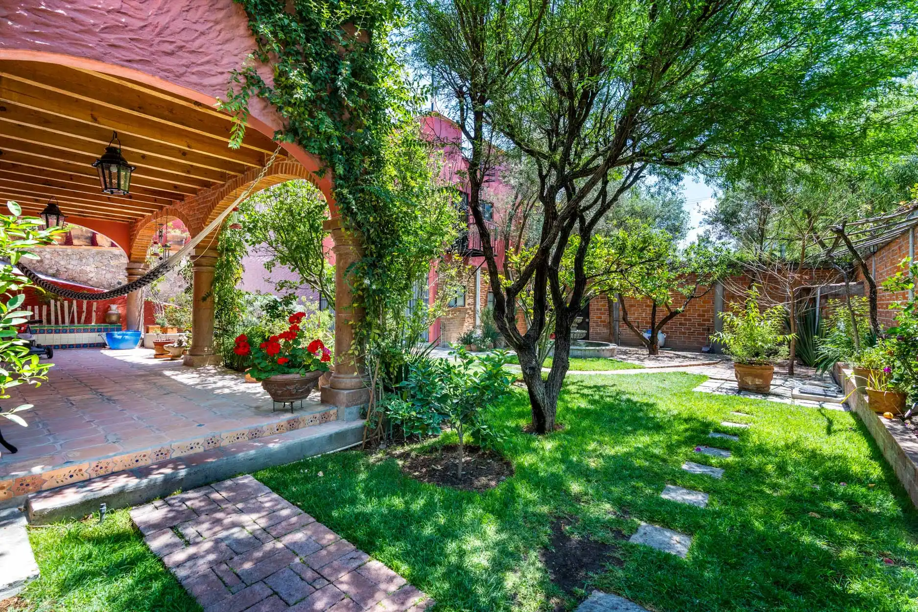 Casa Purple Rain – image 1
