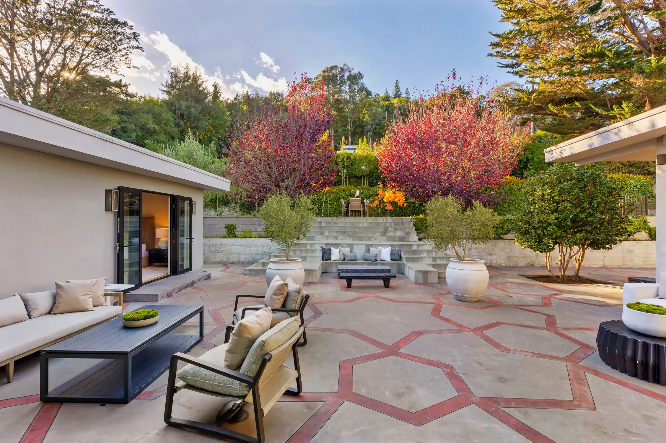 STUNNING CONTEMPORARY RENOVATION – image 20