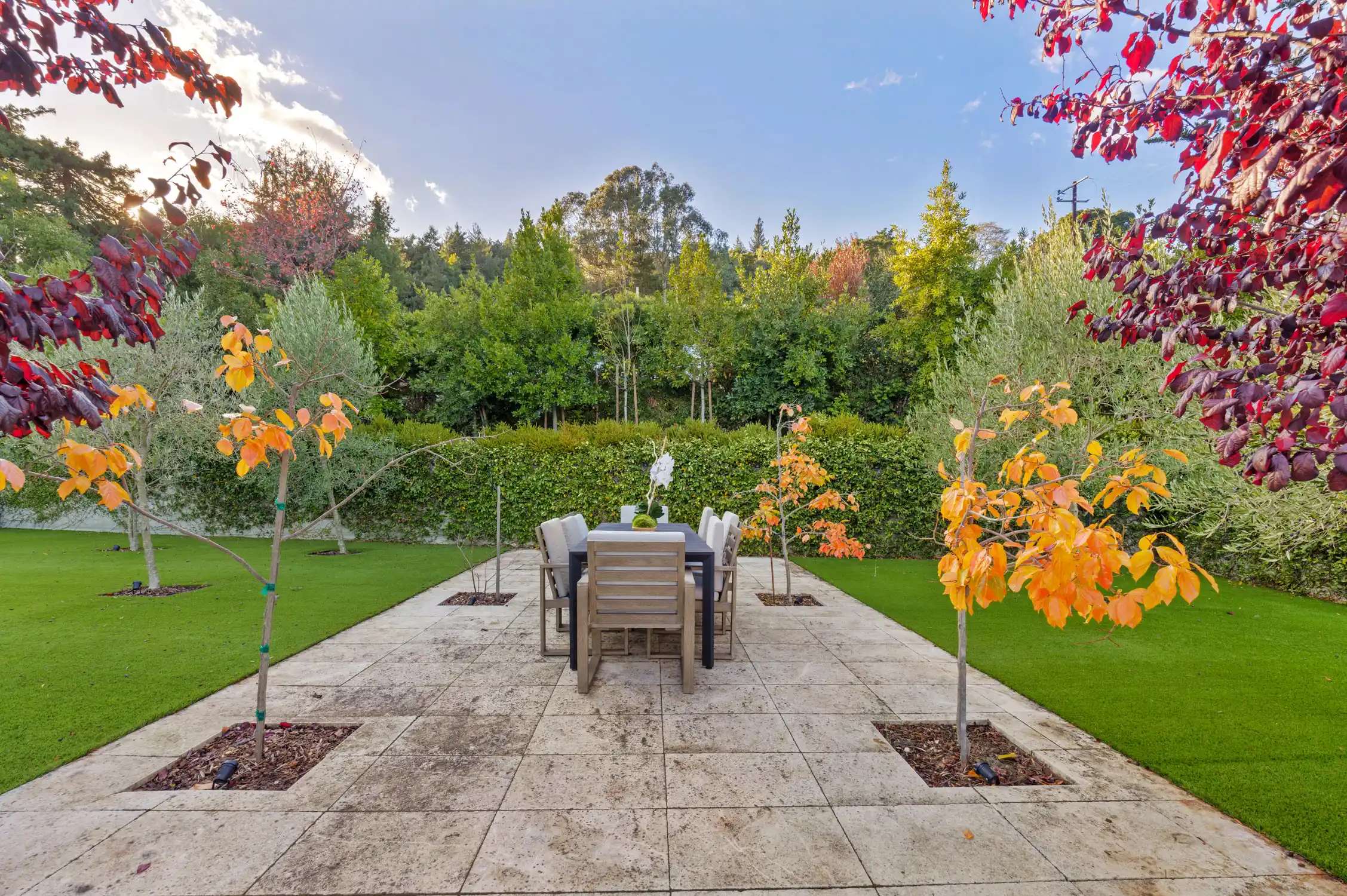 STUNNING CONTEMPORARY RENOVATION – image 21