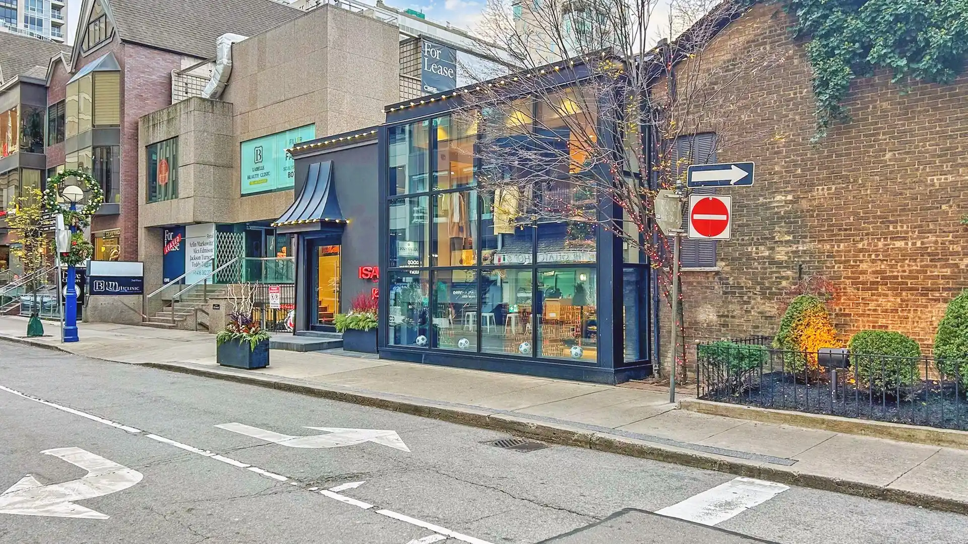 10 Webster Ave – image 37