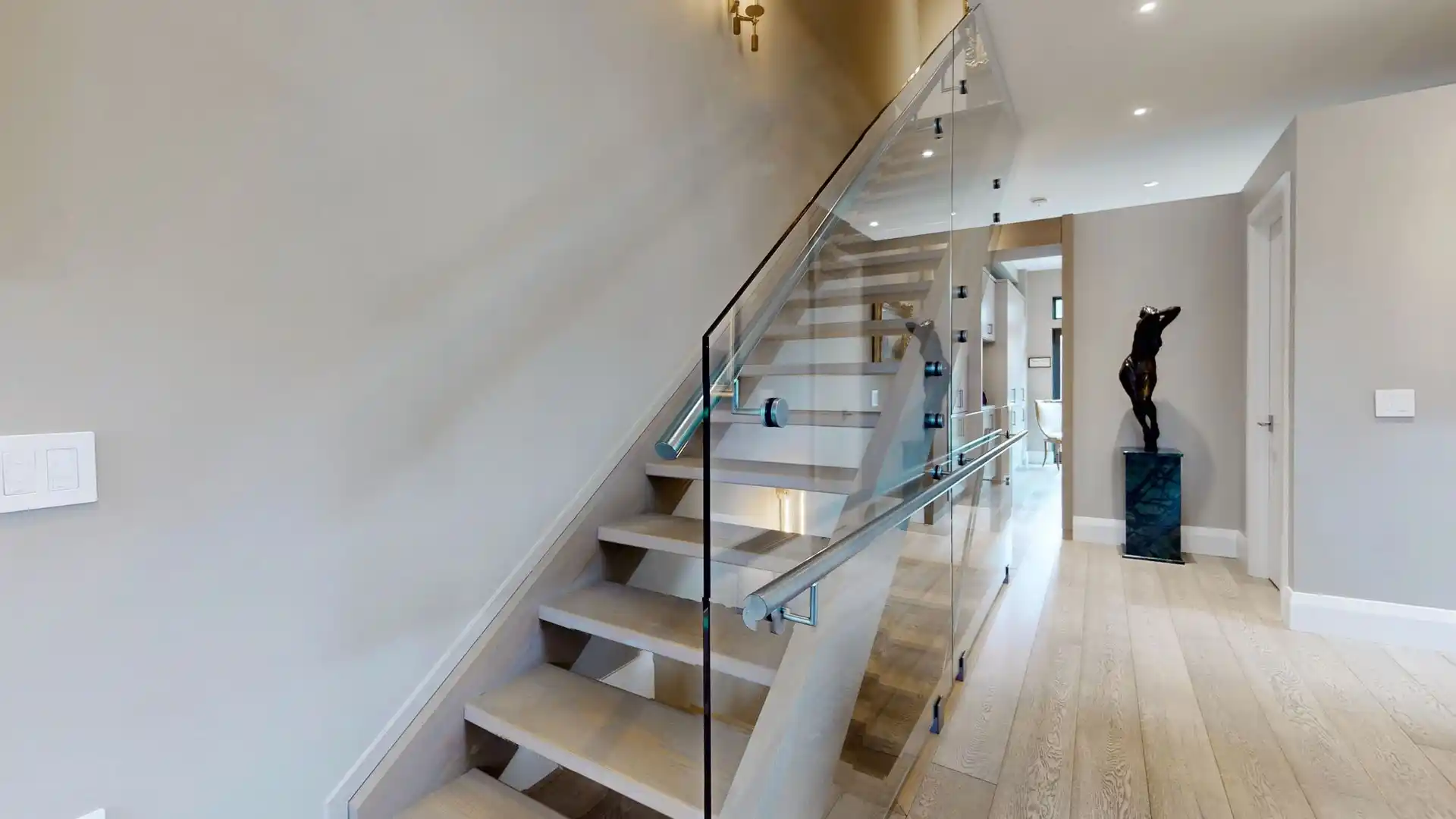 10 Webster Ave – image 17