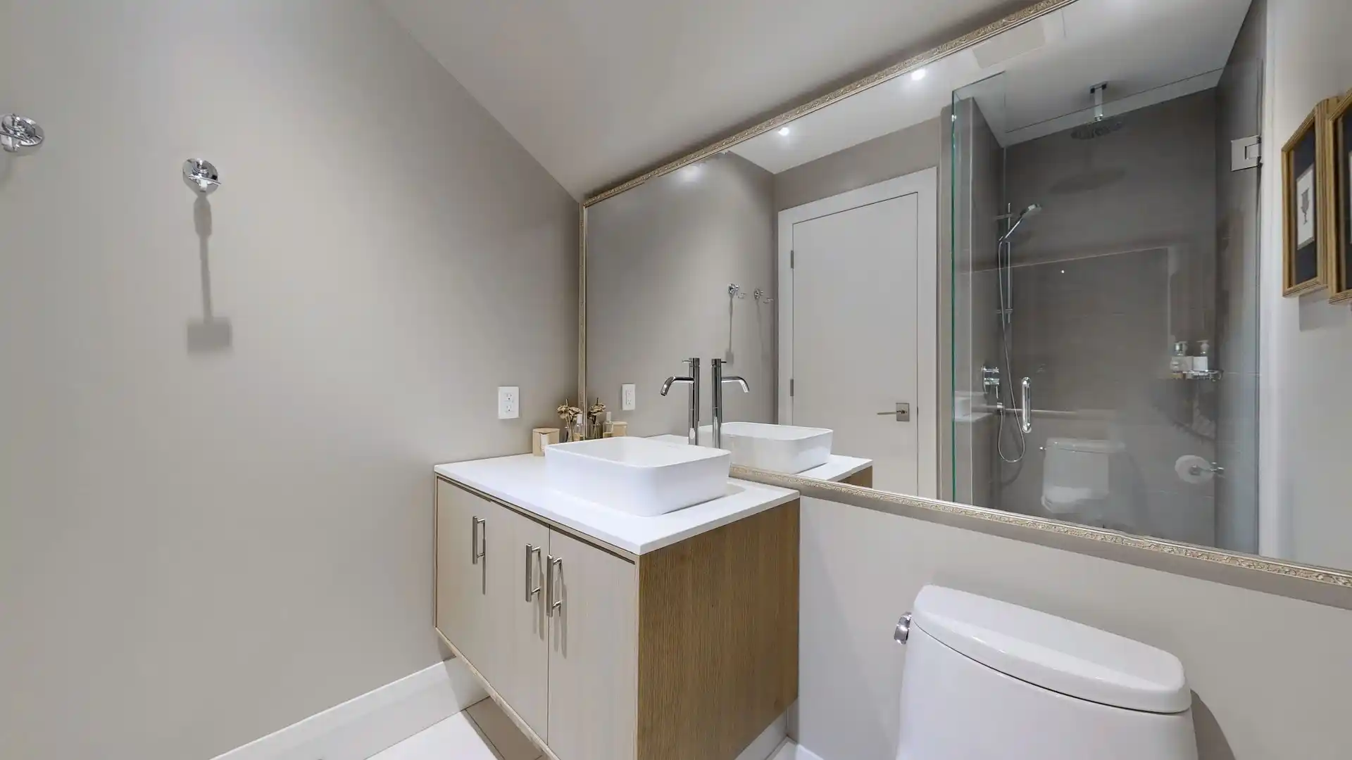 10 Webster Ave – image 28