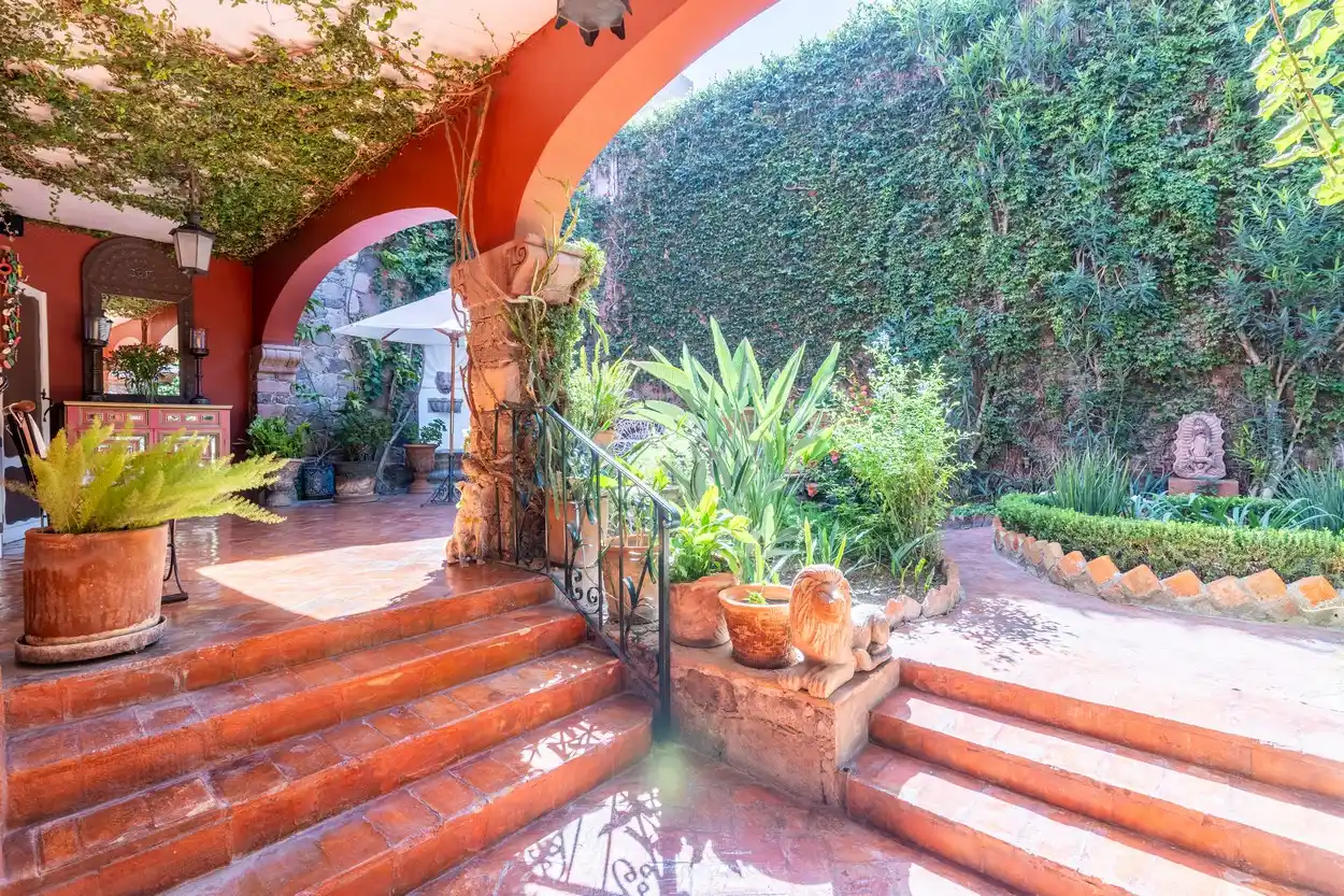 Historic Casa Carolina – image 12