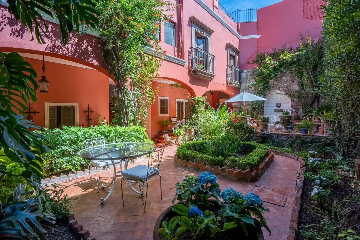 Historic Casa Carolina – image 15
