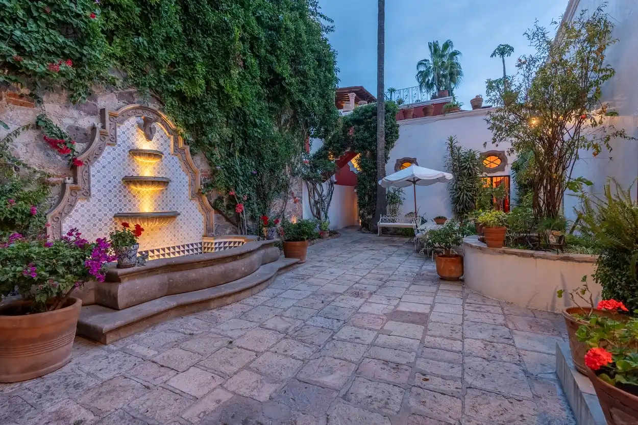 Historic Casa Carolina – image 45