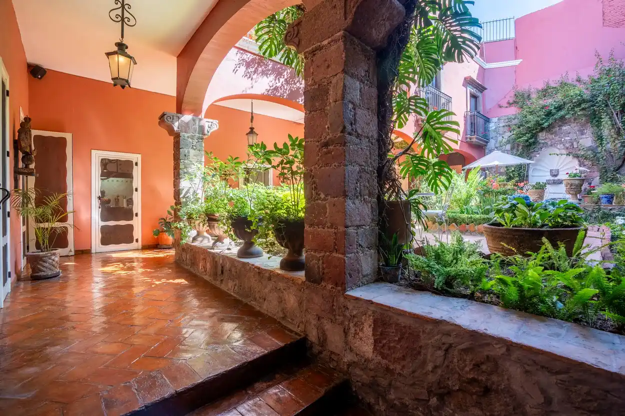 Historic Casa Carolina – image 8