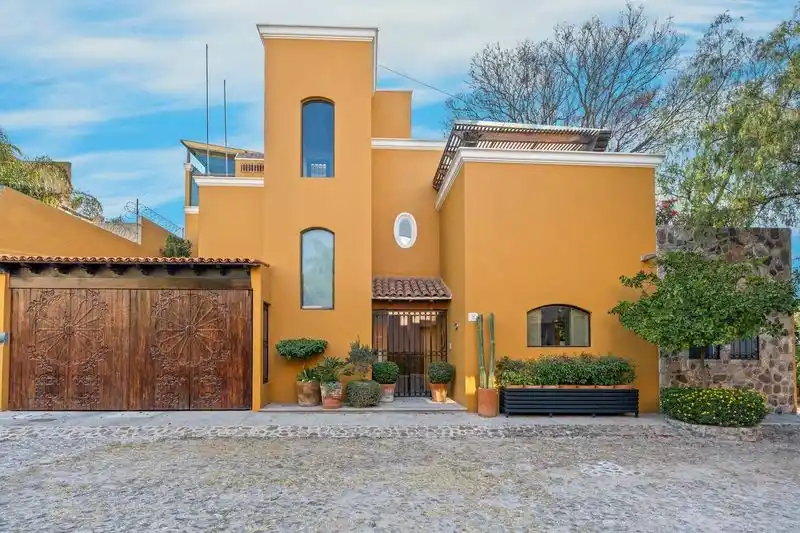 Casa Privada – image 1
