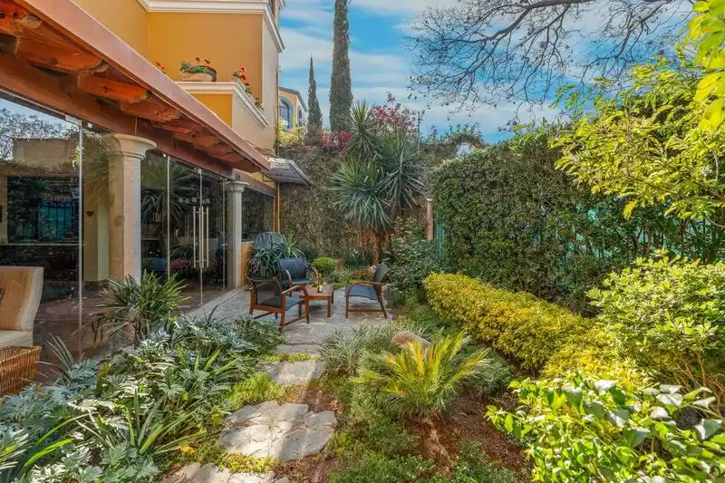 Casa Privada – image 13