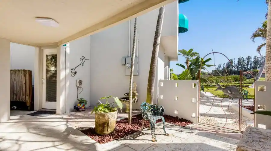 9094 S Tropical Trail,Merritt Island,Florida 32952,United States,3 Bedrooms Bedrooms,11 Rooms Rooms,2 BathroomsBathrooms,Residential,S Tropical Trail,173850