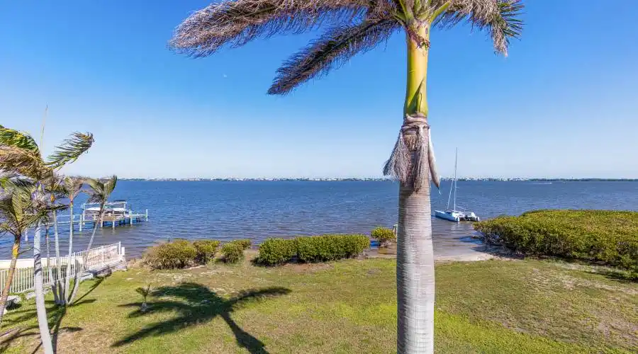 9094 S Tropical Trail,Merritt Island,Florida 32952,United States,3 Bedrooms Bedrooms,11 Rooms Rooms,2 BathroomsBathrooms,Residential,S Tropical Trail,173850