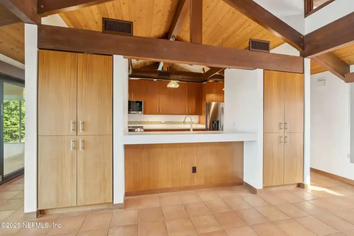 A Masterpiece of Design & Craftsmanship – image 9
