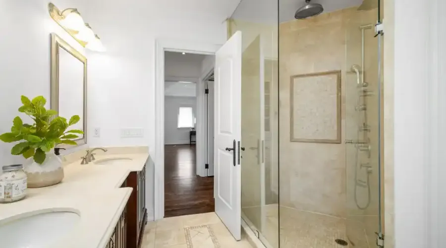 1173 Woodeden Drive, Mississauga, Ontario, L5H 2T7, Canada, 5 Bedrooms Bedrooms, ,6 BathroomsBathrooms,Residential,For Sale,Woodeden Drive,1795700