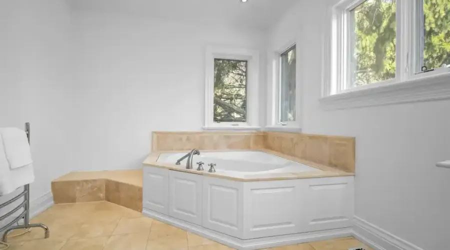 1173 Woodeden Drive, Mississauga, Ontario, L5H 2T7, Canada, 5 Bedrooms Bedrooms, ,6 BathroomsBathrooms,Residential,For Sale,Woodeden Drive,1795700