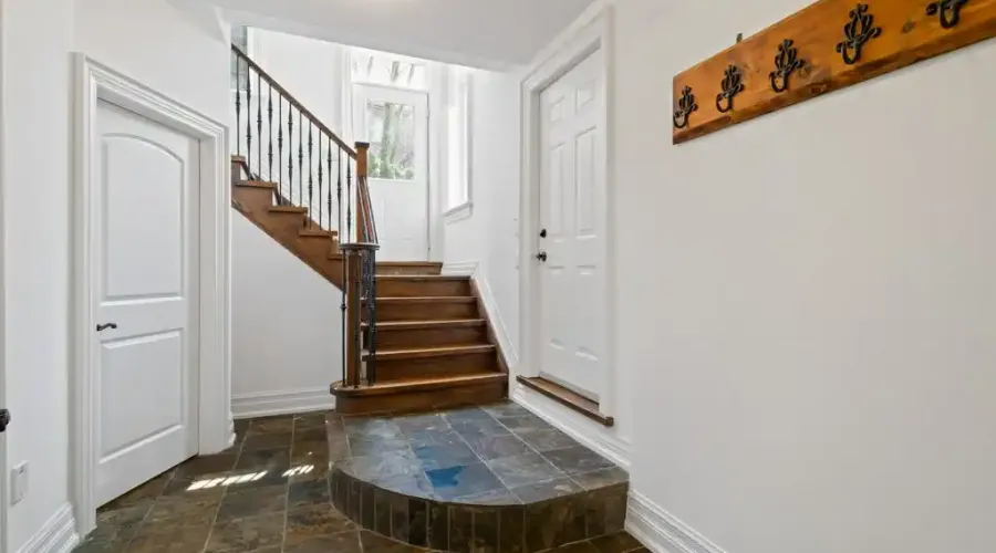 1173 Woodeden Drive, Mississauga, Ontario, L5H 2T7, Canada, 5 Bedrooms Bedrooms, ,6 BathroomsBathrooms,Residential,For Sale,Woodeden Drive,1795700