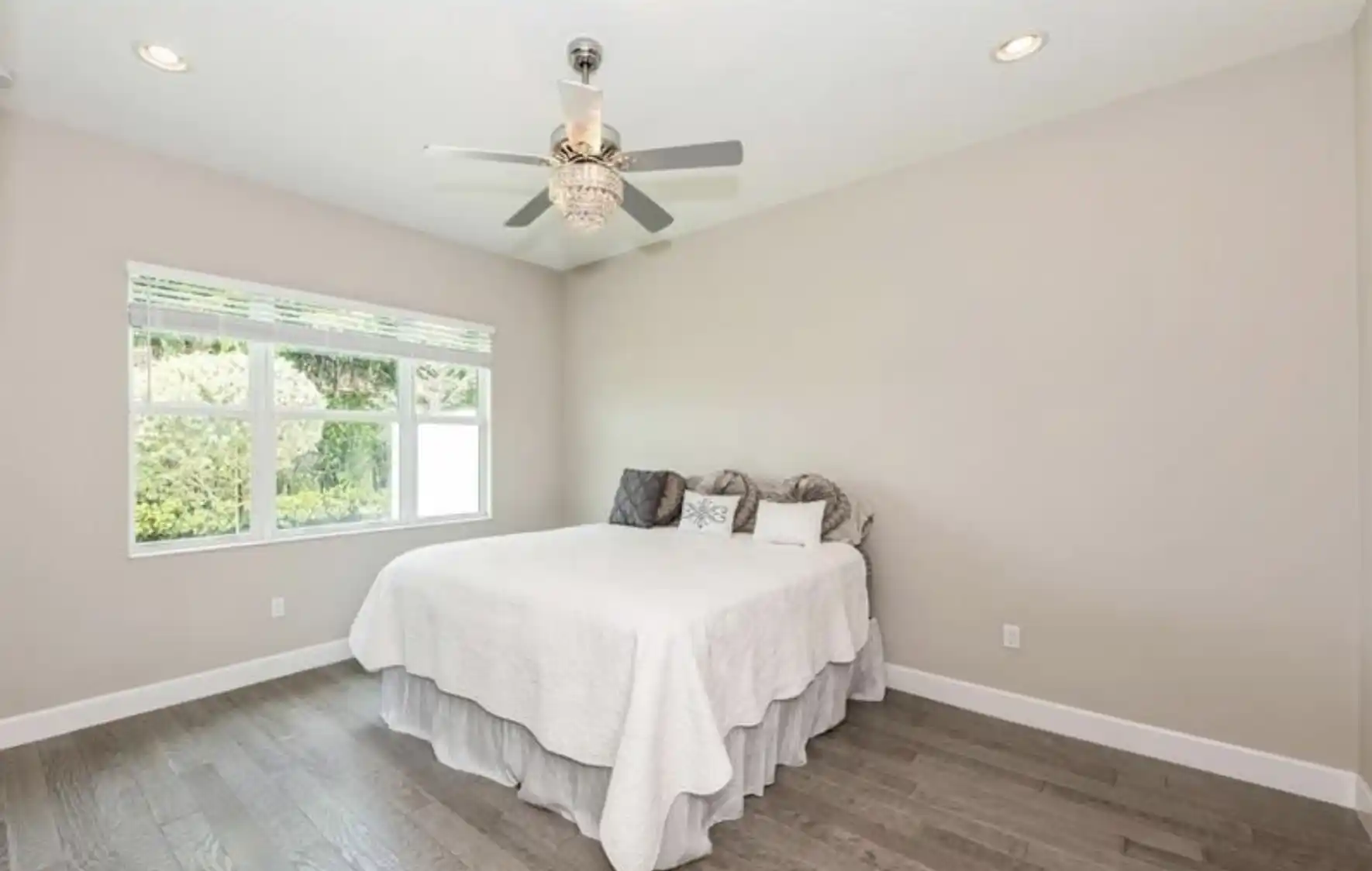 Residential For Sale – image 6