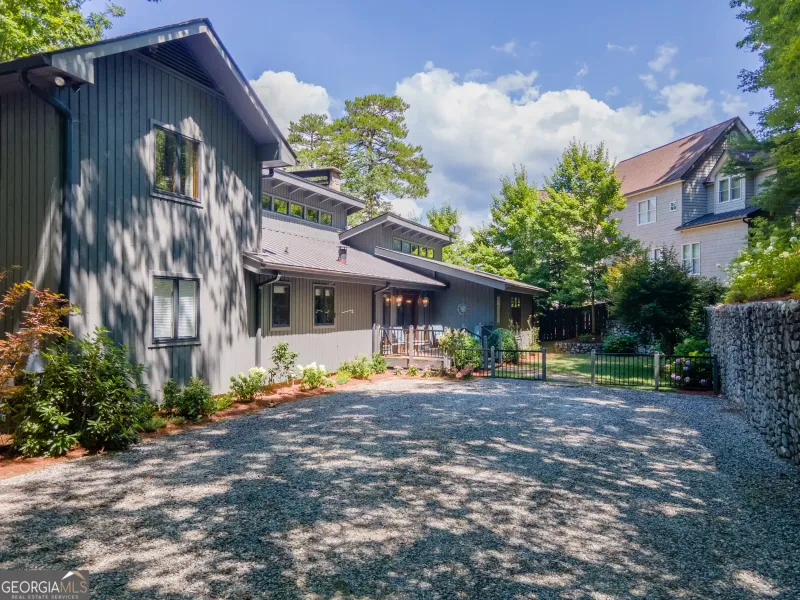 Residential For Sale – image 4
