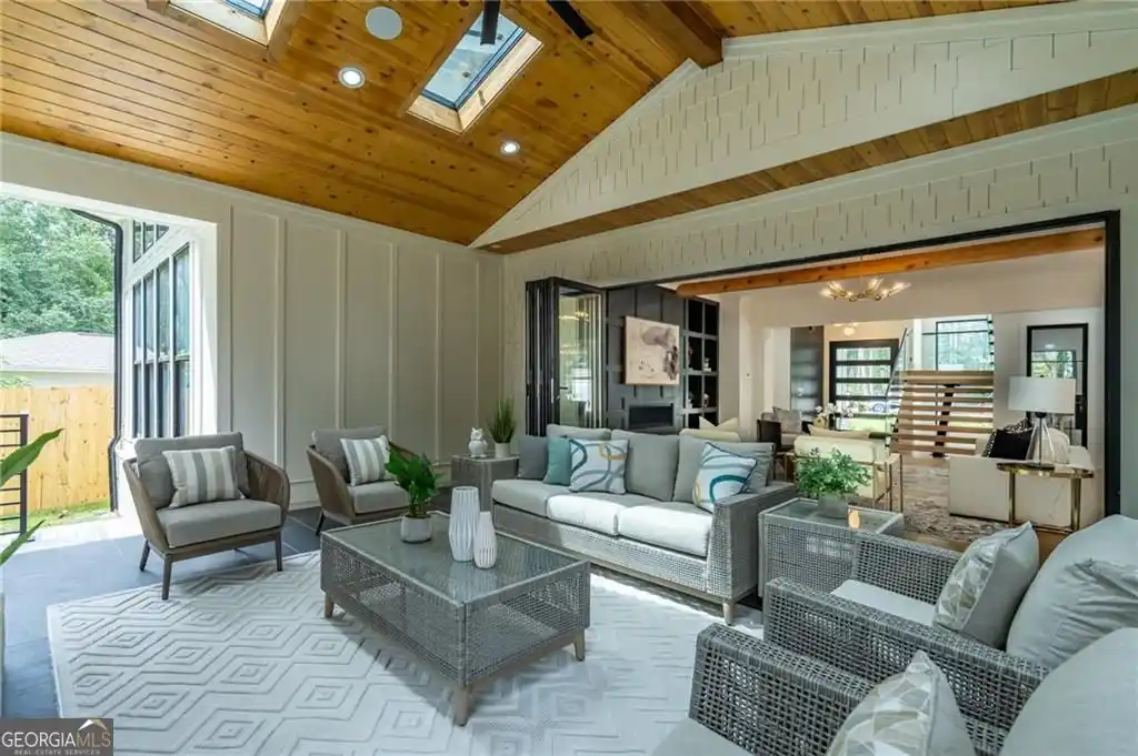 Residential For Sale – image 11