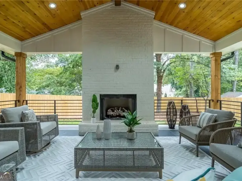Residential For Sale – image 10