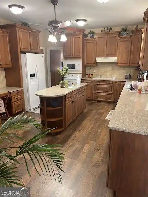 Residential For Sale – image 10