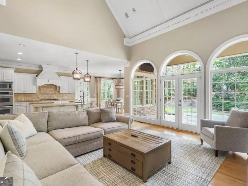 Residential For Sale – image 10