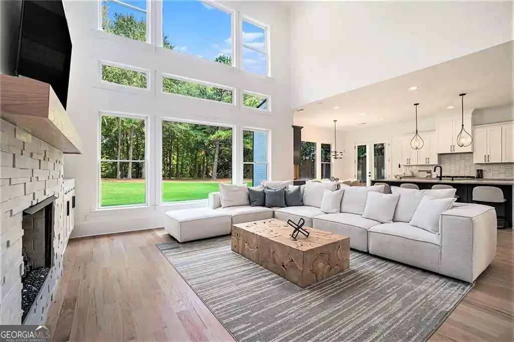 Residential For Sale – image 7