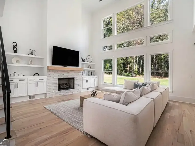 Residential For Sale – image 5