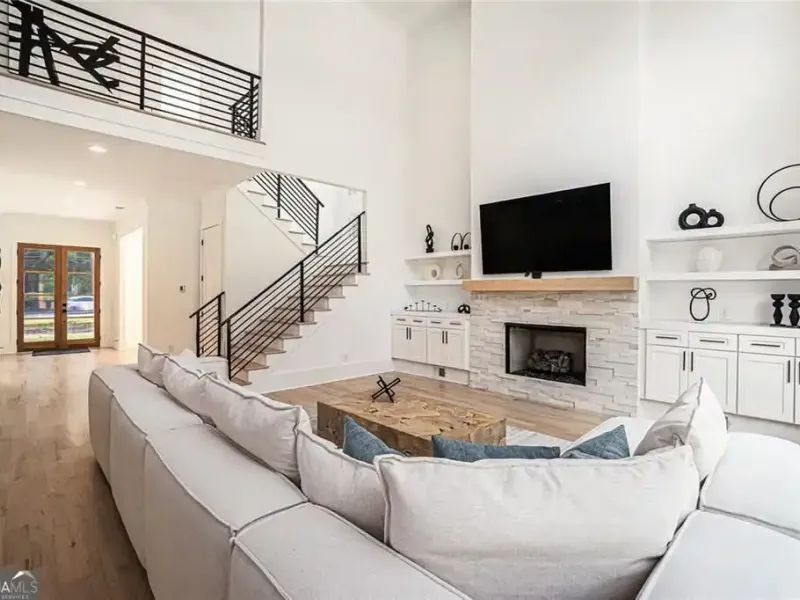 Residential For Sale – image 6