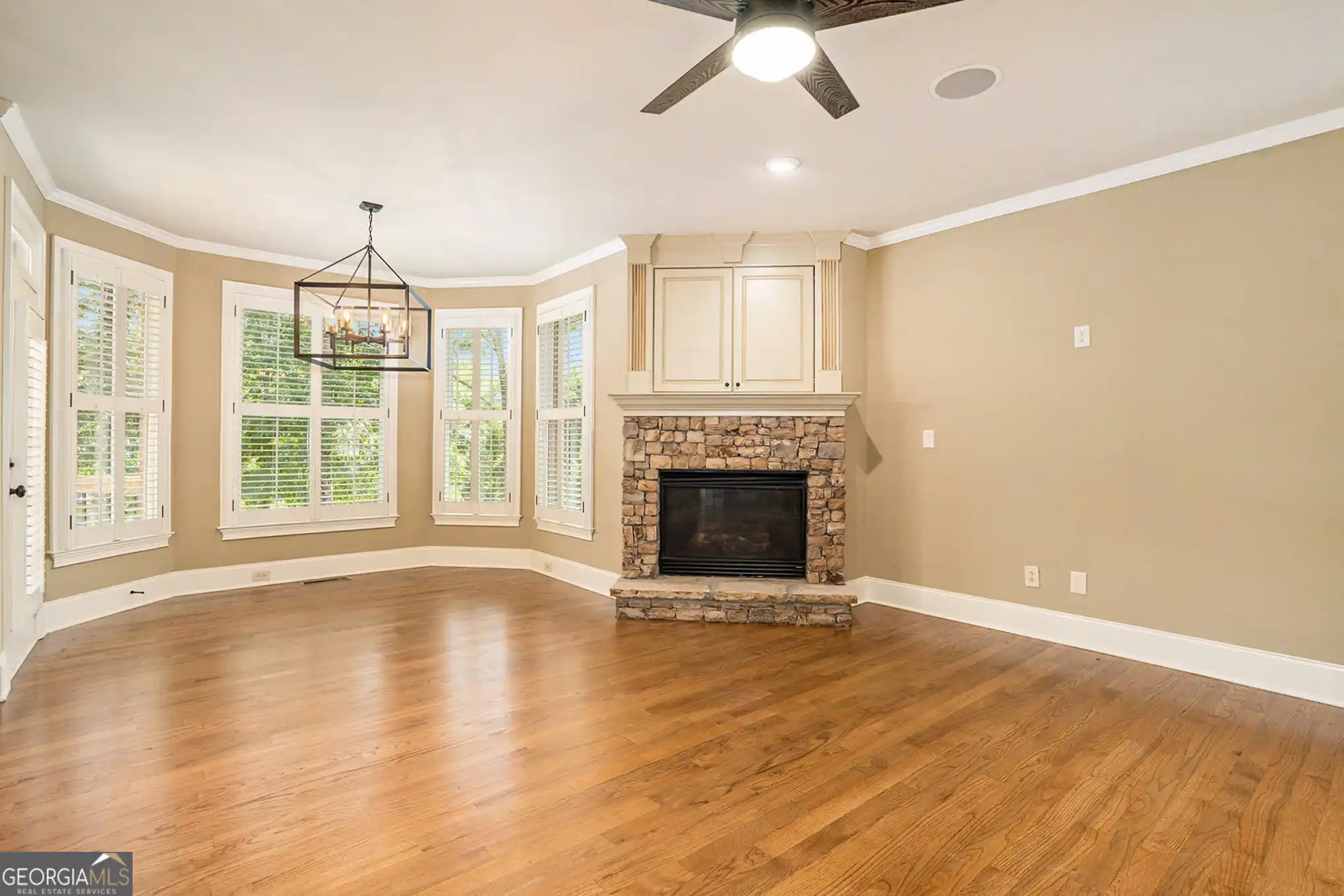 Residential For Sale – image 12