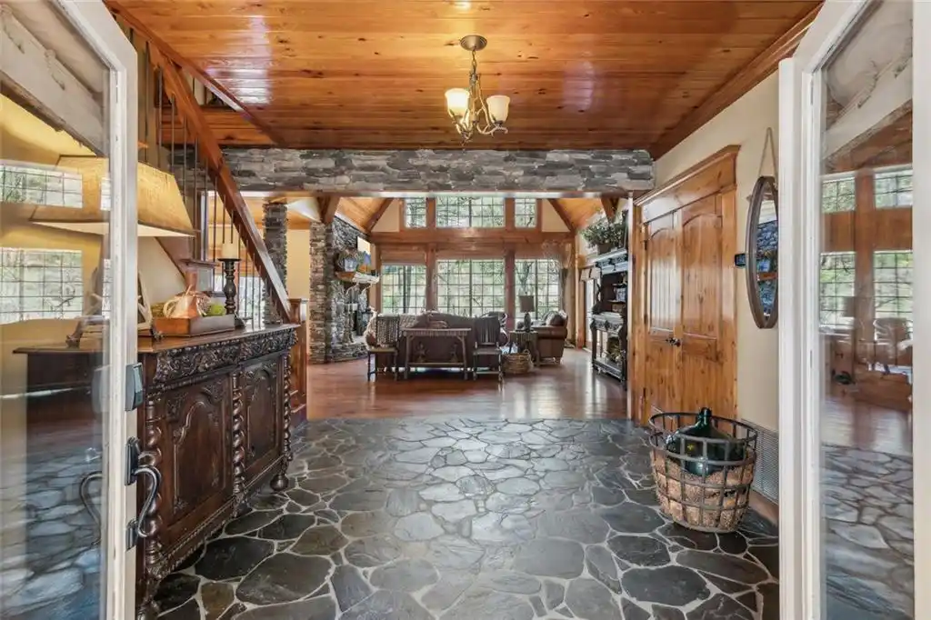 Residential For Sale – image 4