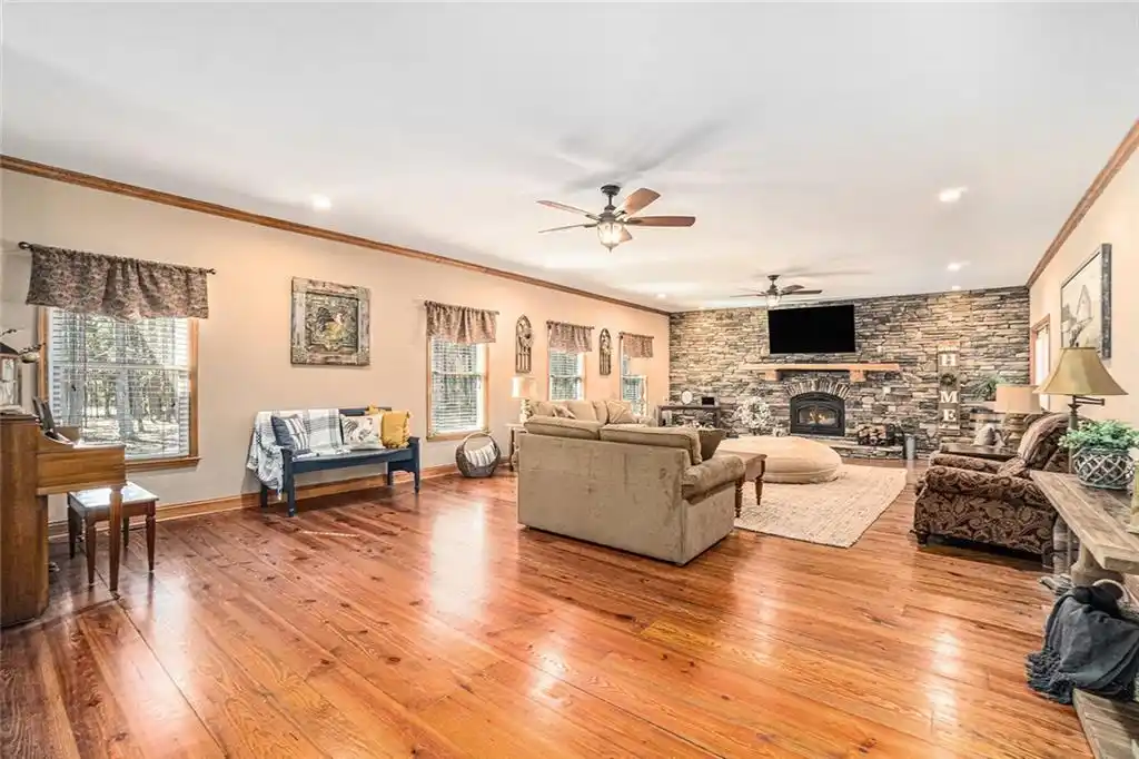 Residential For Sale – image 11