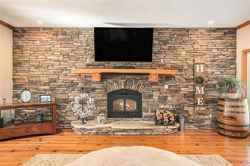 Residential For Sale – image 13