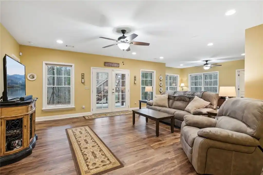 Residential For Sale – image 19