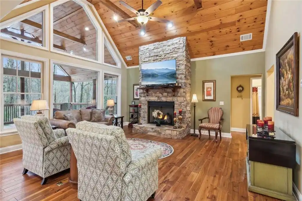 Residential For Sale – image 6