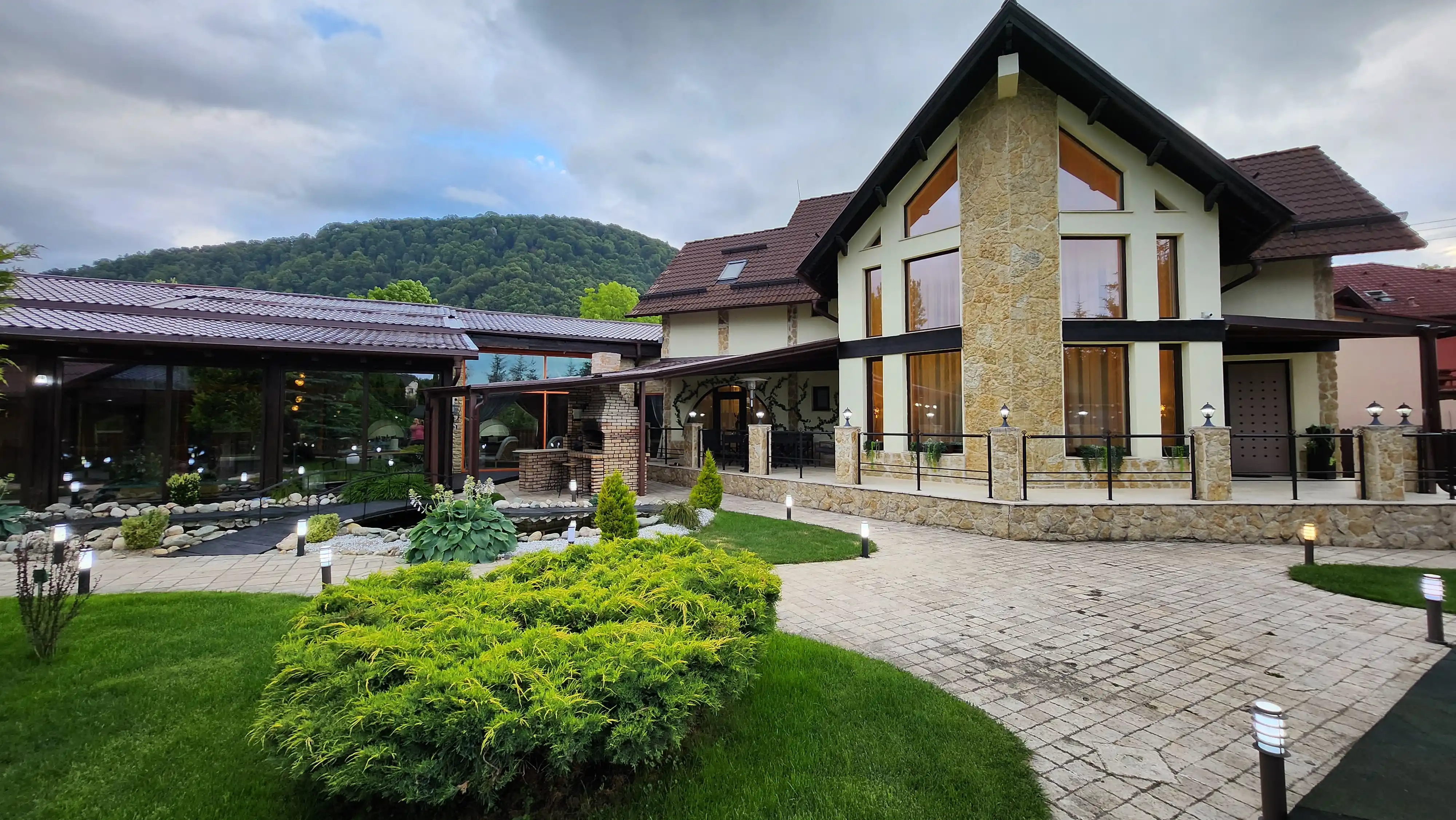 Mountain House Bran – A Transylvanian Luxury Retreat – image 3