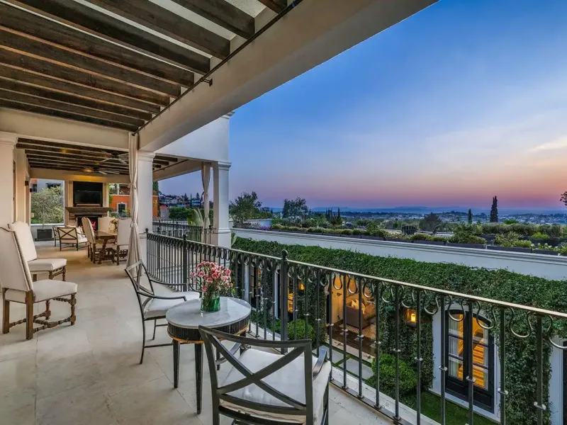 Casa Roya – image 41