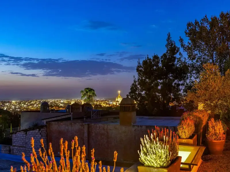 Casa Roya – image 45