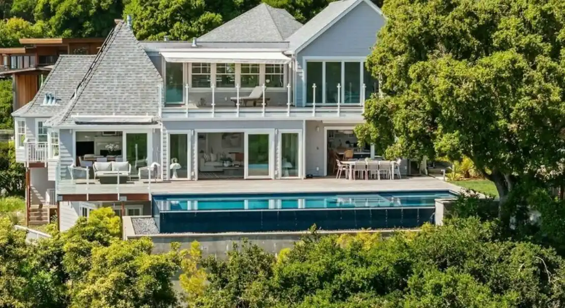 Stunning View Residence – image 1