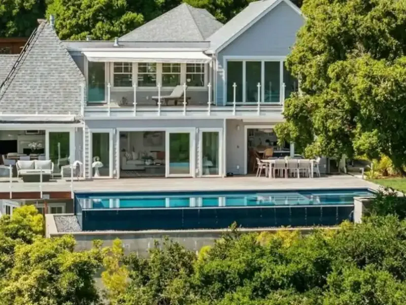 Stunning View Residence – image 1