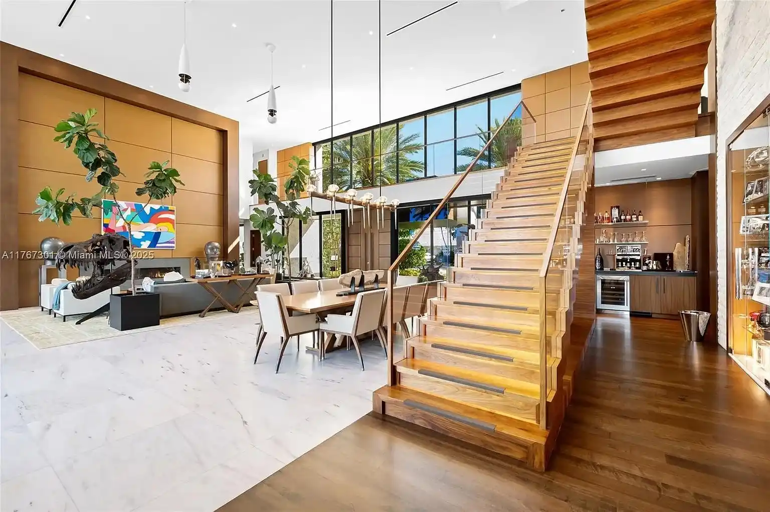 Pinnacle of luxury in prestigious Harbor Beach – image 10