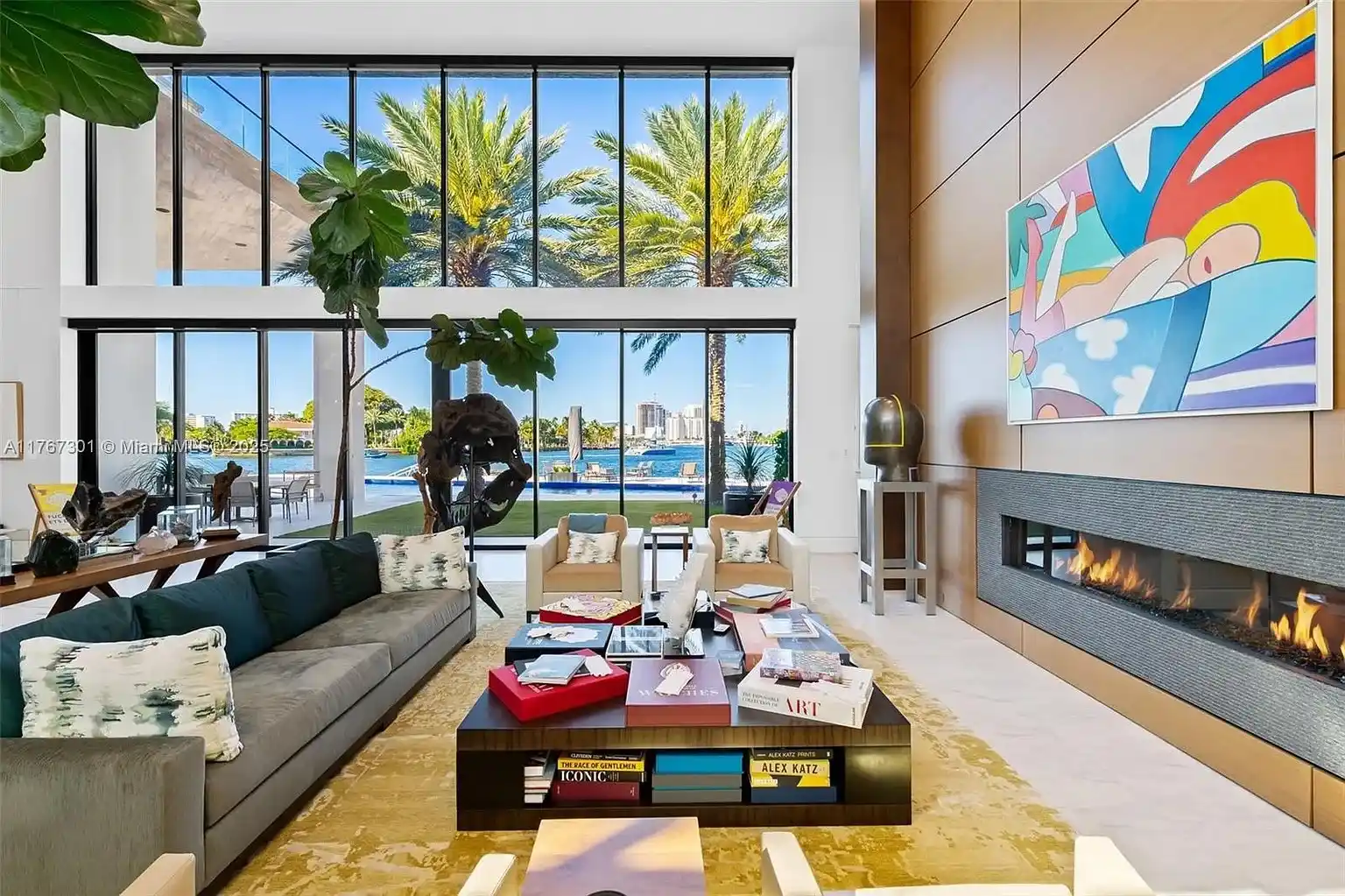 Pinnacle of luxury in prestigious Harbor Beach – image 6