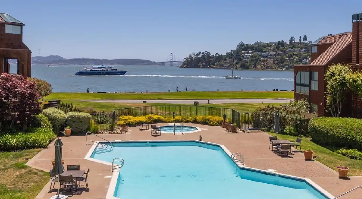 Sweeping Bay Views – image 1
